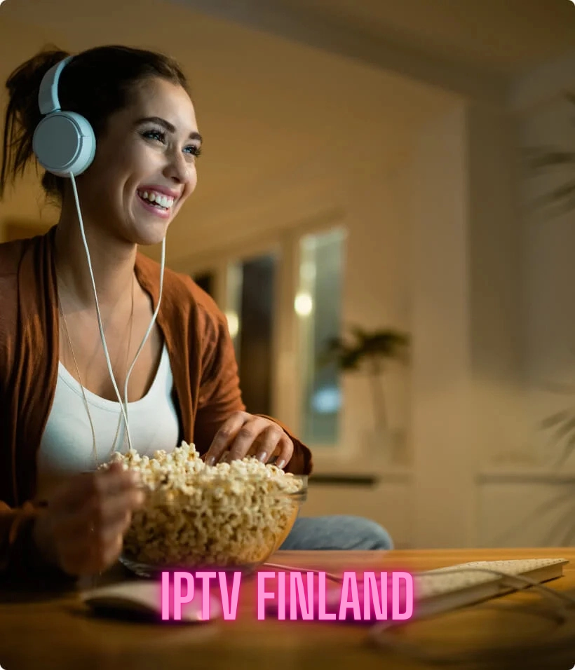 IPTV Finland family katsomassa TV Smart TV laitteella Suomessa